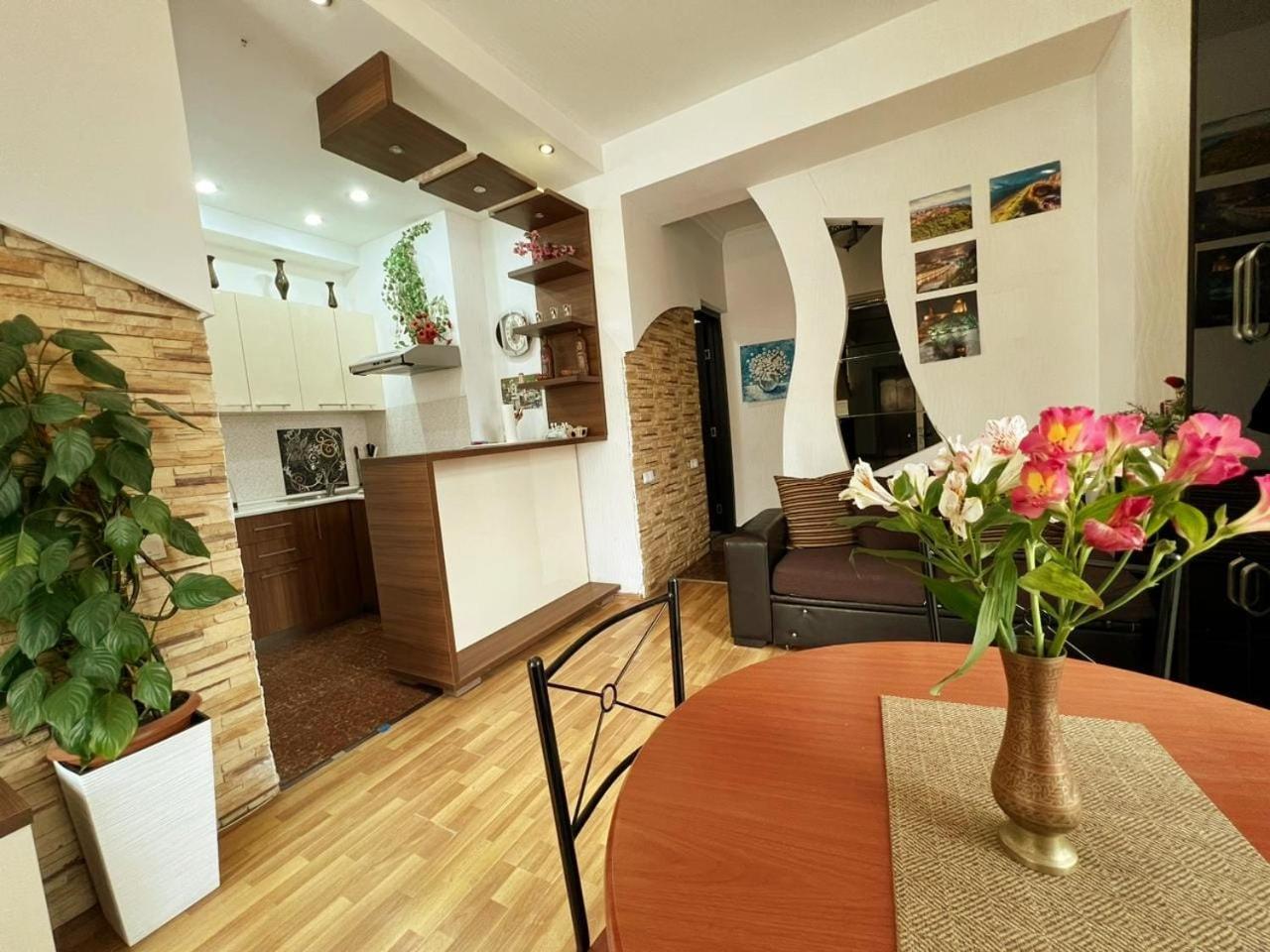 Cozy Apartment In The City Center Mtatsminda Tbilissi Extérieur photo