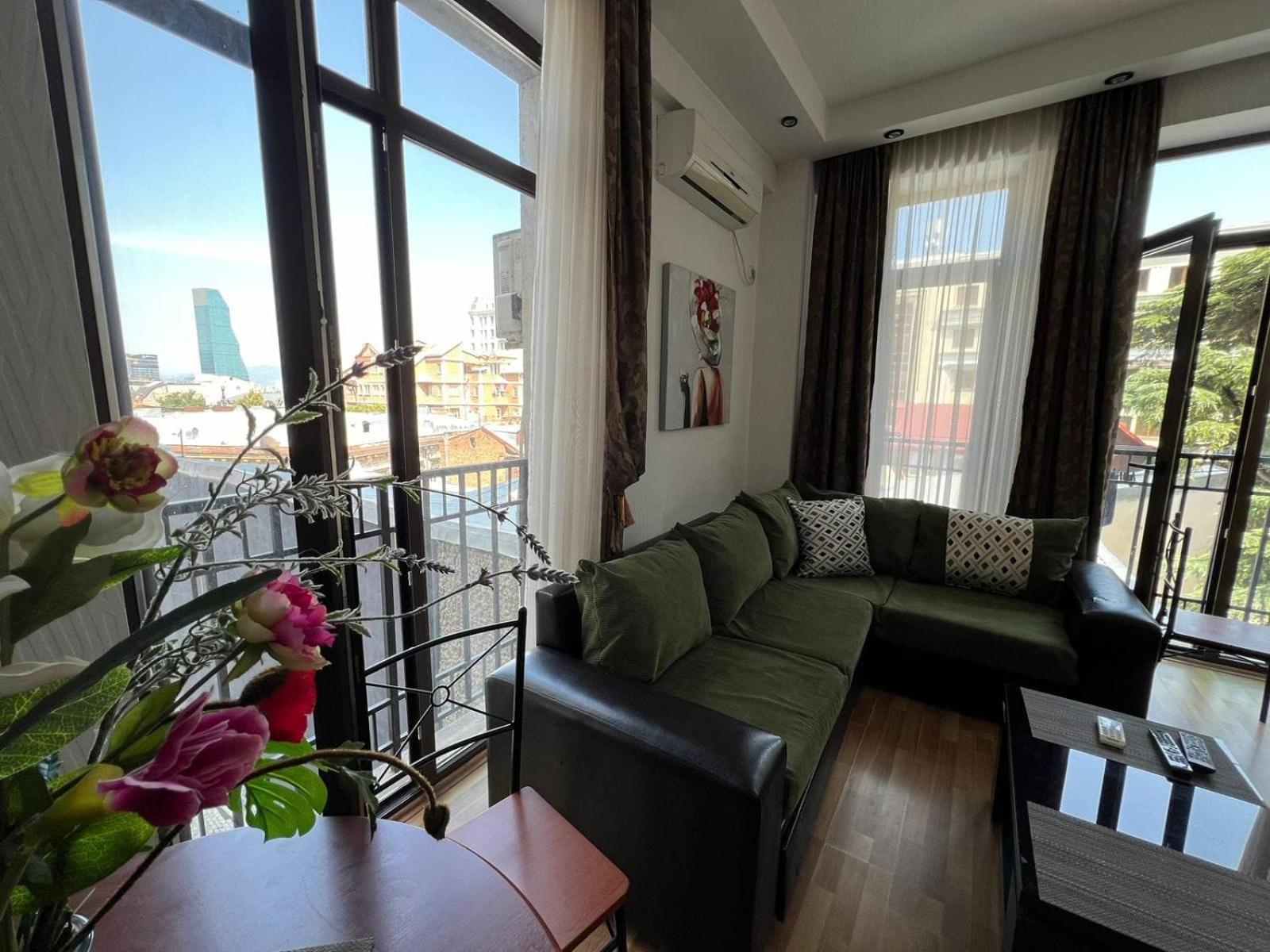 Cozy Apartment In The City Center Mtatsminda Tbilissi Extérieur photo