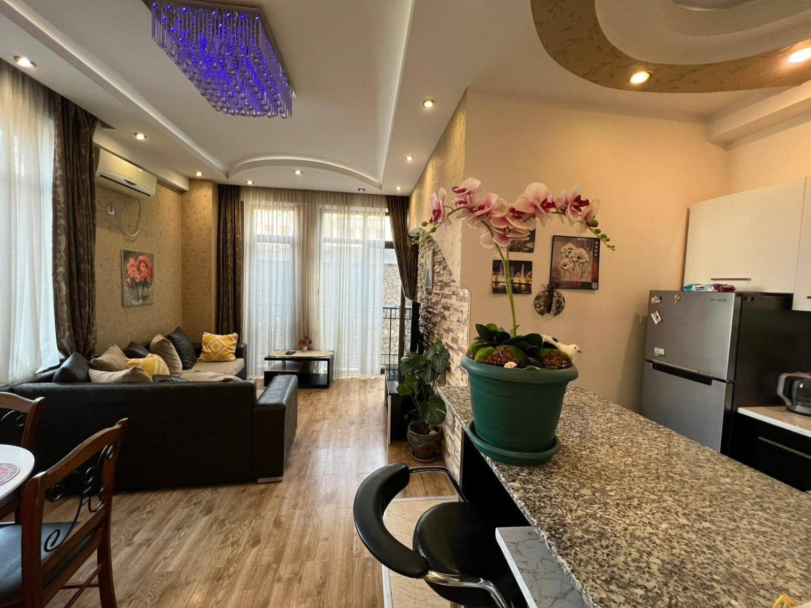 Cozy Apartment In The City Center Mtatsminda Tbilissi Extérieur photo