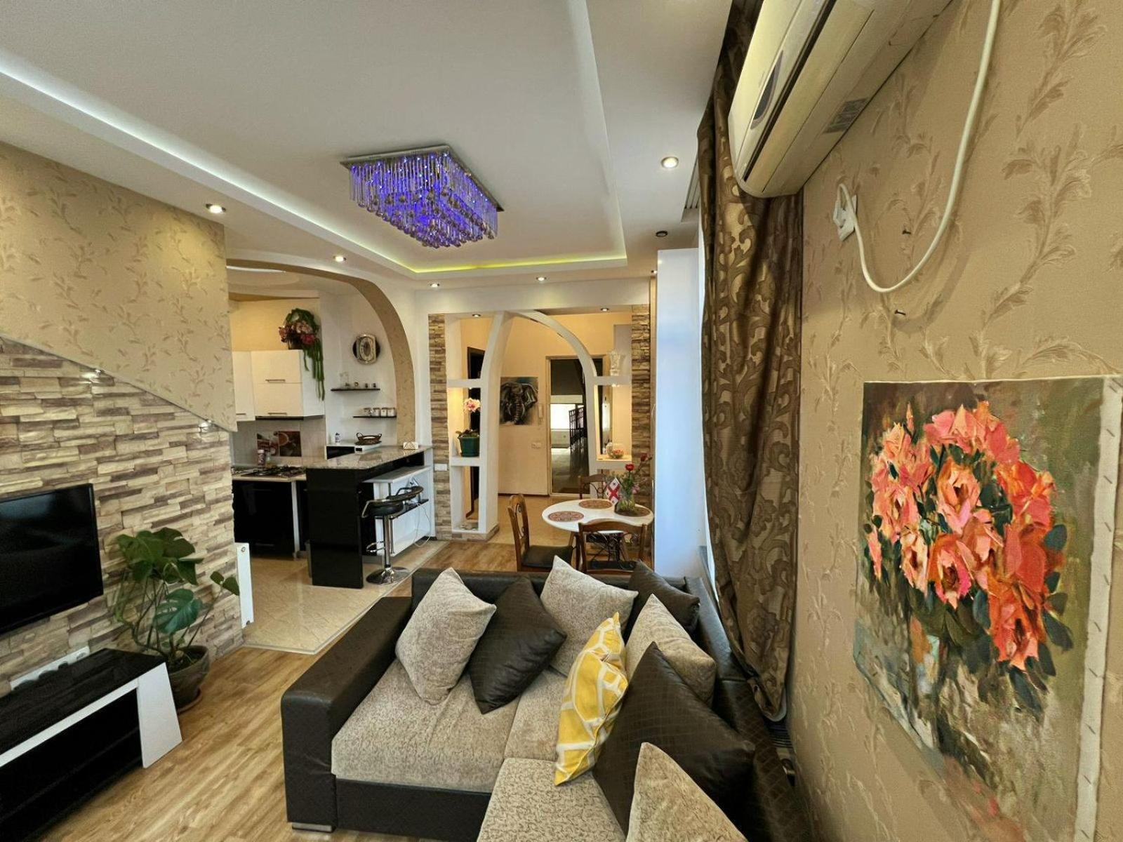 Cozy Apartment In The City Center Mtatsminda Tbilissi Extérieur photo